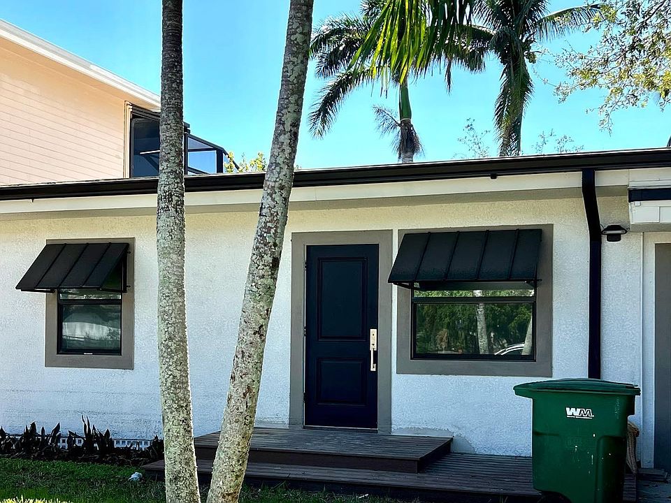 Beautiful remodeled waterfront rental