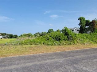 205 1/2 Portia Ave, Rockport, TX 78382