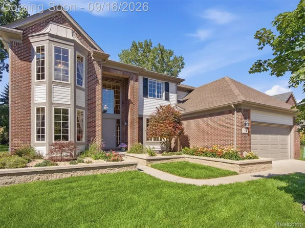 3332 Empire Dr, Rochester Hills, MI 48309