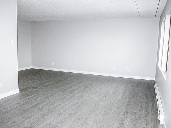4th image of 1735 Macauley Ave #15