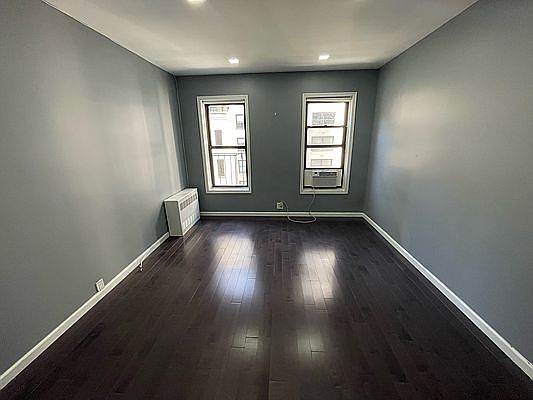 4th image of 223 E 58th St APT 5C