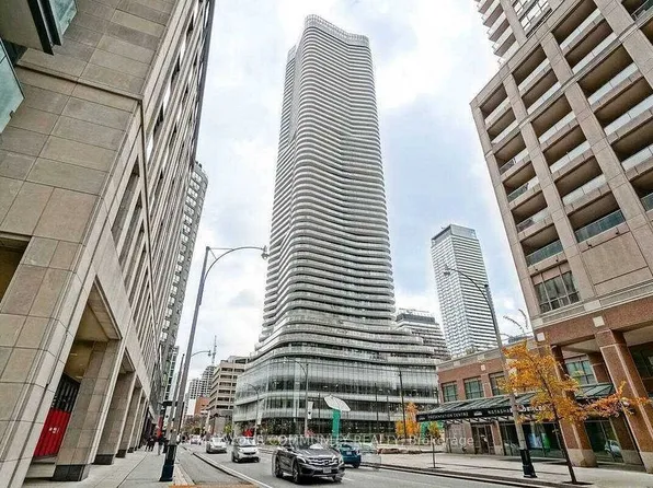 11 Wellesley St W #1212, Toronto, ON M4Y 0G4