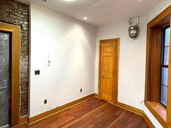 5th image of 138 Lexington Ave #2L