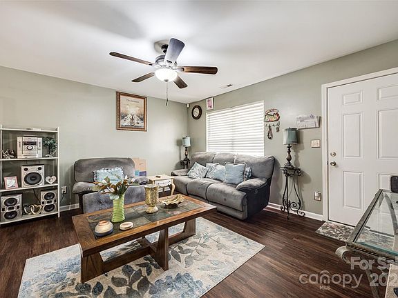5th image of 724 Cavendish Ct