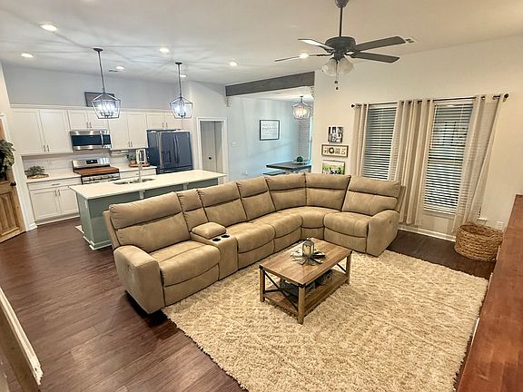 5th image of 39496 Parkfair Dr