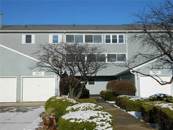 3302 Baer Beach Rd, Erie, PA 16505