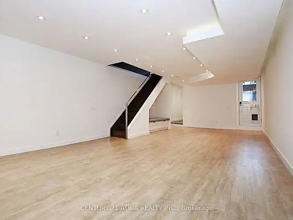 5th image of 10 Palmerston Ave #1A