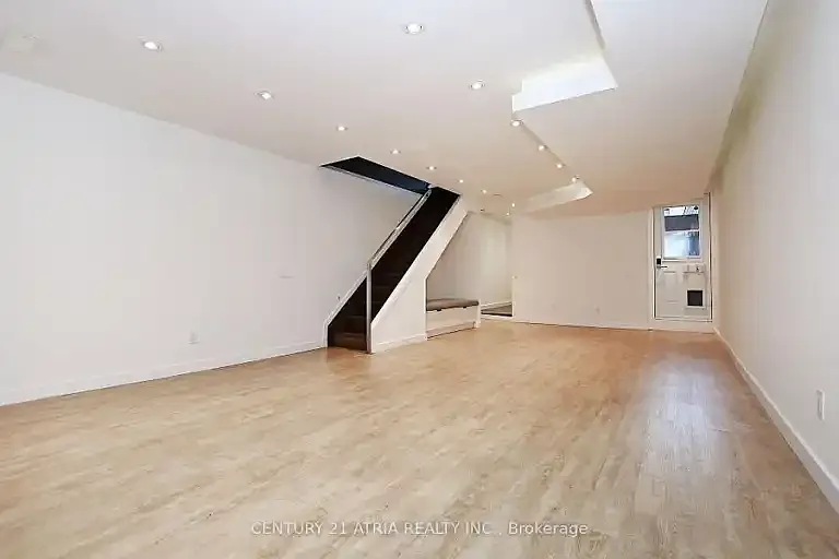 10 Palmerston Ave #1A — Photo 5