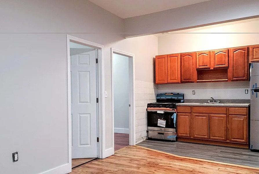 1st image of 682 Macdonough St #3