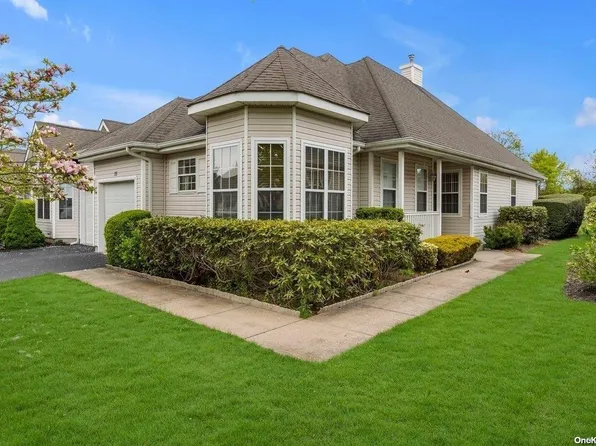 33 Goose Neck Lane #33, Riverhead, NY 11901