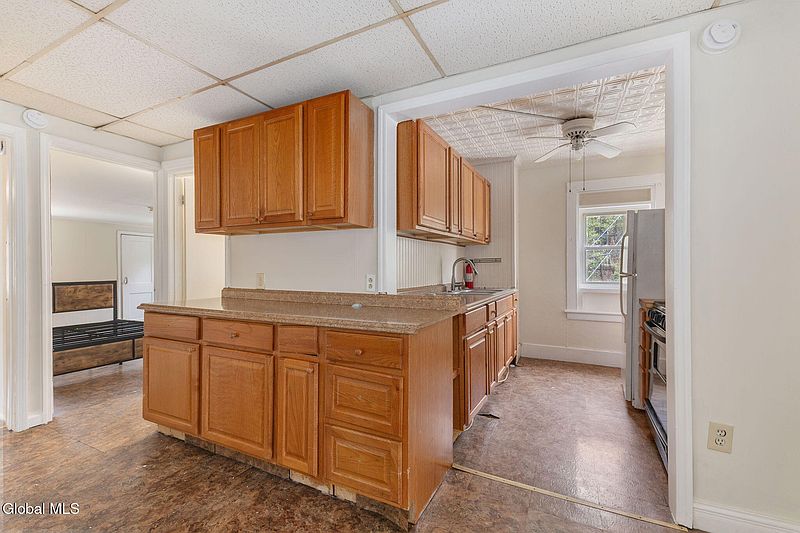 4th image of 345-349 4th Street