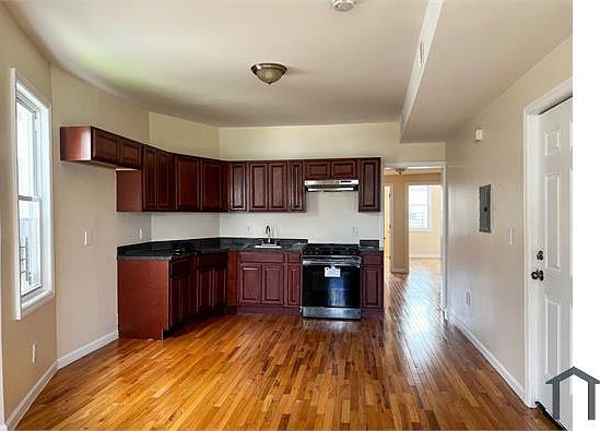 4th image of 20 Noll Pl Floor 2
