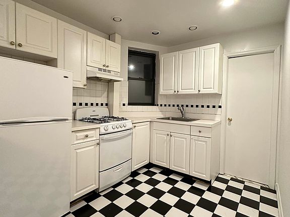 5th image of 1752 1st Ave APT 3B