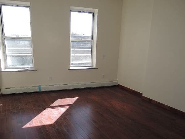 1st image of 12501 101st Ave