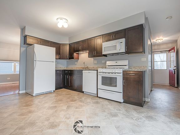 2nd image of 12400 Heritage Meadows Dr