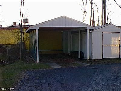 3rd image of 771 Champion Ave W