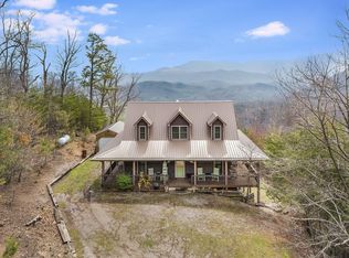 901 Eagles Bluff Way, Cosby, TN 37722