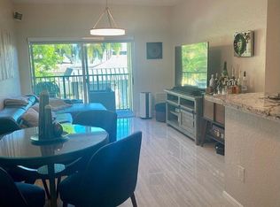 6000 SW 70th St, South Miami, FL 33143