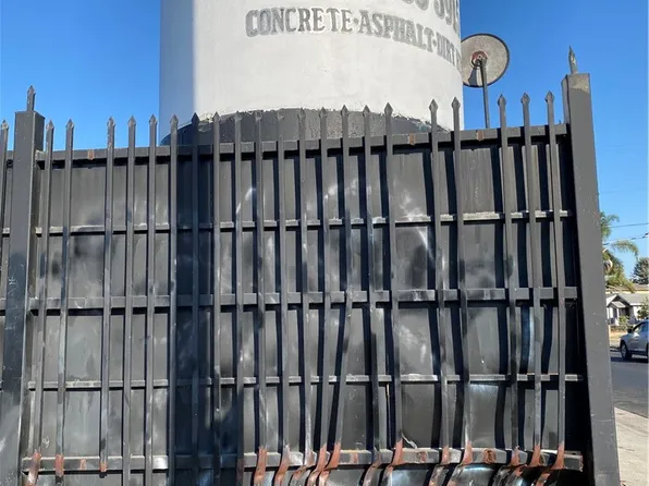 10120 S Main St, Los Angeles, CA 90003