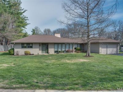 5 Stacy Dr, Saint Louis, MO, 63132