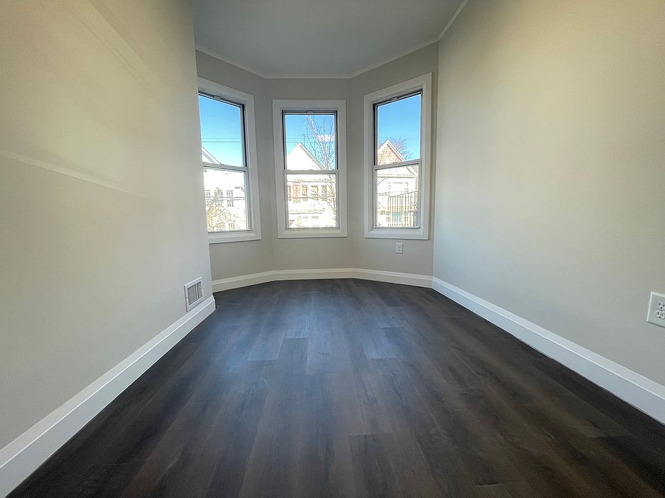 2nd image of 289 Van Nostrand Ave #11E