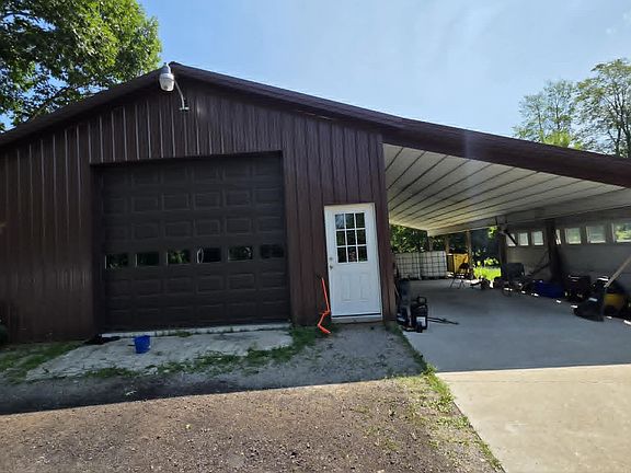 3rd image of 3040 Jasmin Rd