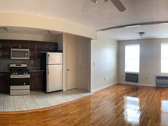 2nd image of 90-25 Parsons Blvd #37