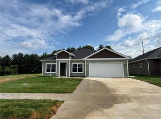 4814 S Creek Woods Dr, Saint Joseph, MO 64507