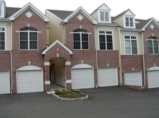 8 Ashley Ct, Hawthorne, NJ 07506