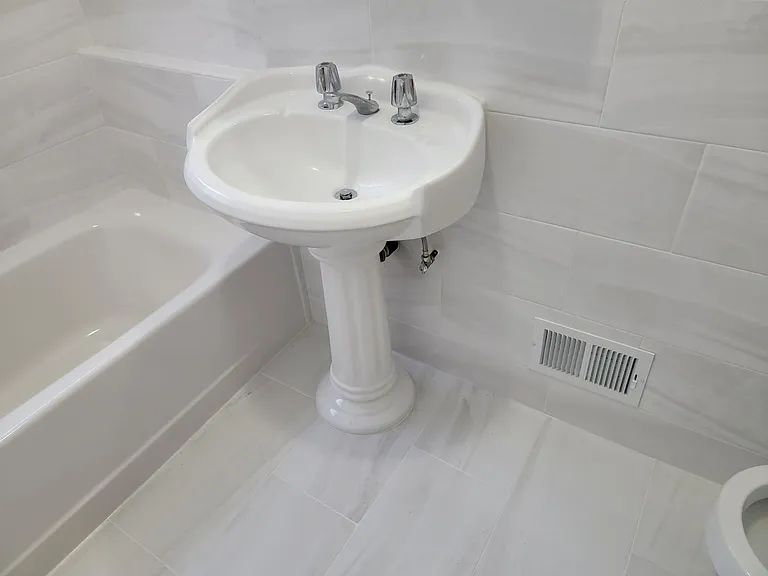 234 S Rexford Dr #2 — Photo 25