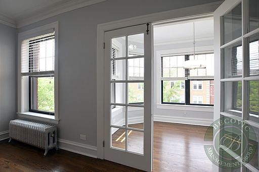 4th image of 6103 N Winthrop Ave #3