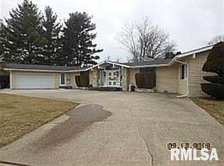 303 Windmont Rd, Kewanee, IL 61443