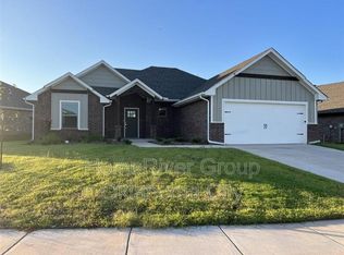 8225 Lambert Wy, Edmond, OK 73034