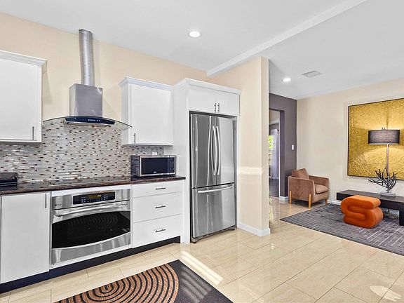 4th image of 5324 Avenue R