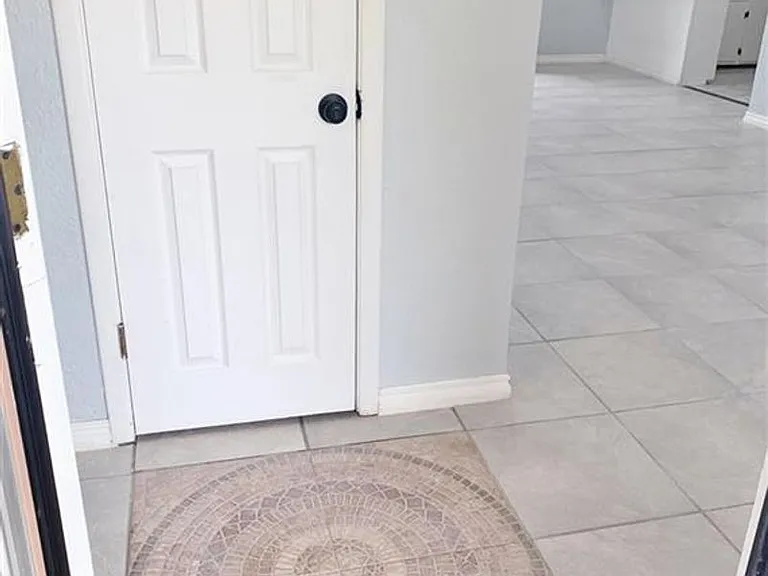 4207 SE Camden Way — Photo 3