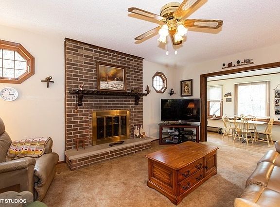5th image of 1057 Tamarack Ln
