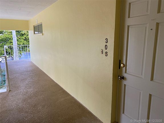 2nd image of 3000 NE 48th St APT 306