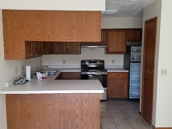 3rd image of 842 Hemlock Dr #61948
