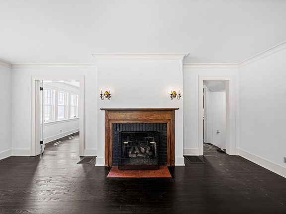 5th image of 218 E Angela Blvd
