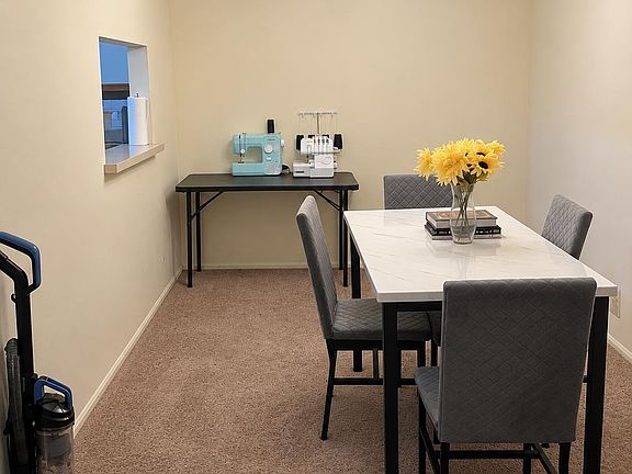3rd image of 44 Colonial Ct #44