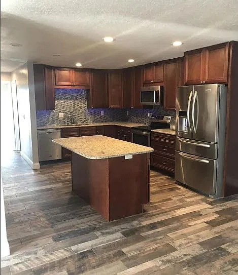 328 Sun Dial Ct