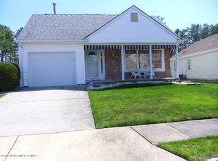 126 Canterbury Ln, Toms River, NJ 08757
