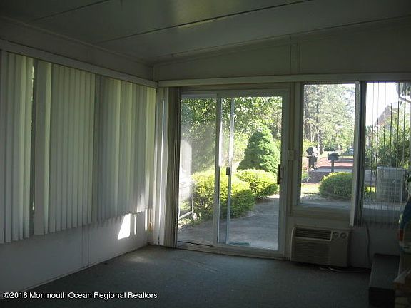 4th image of 54 Millbrook Dr