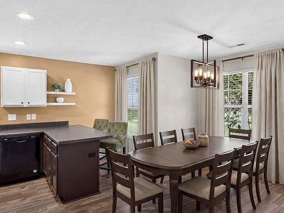 5th image of 112 Slate Ln