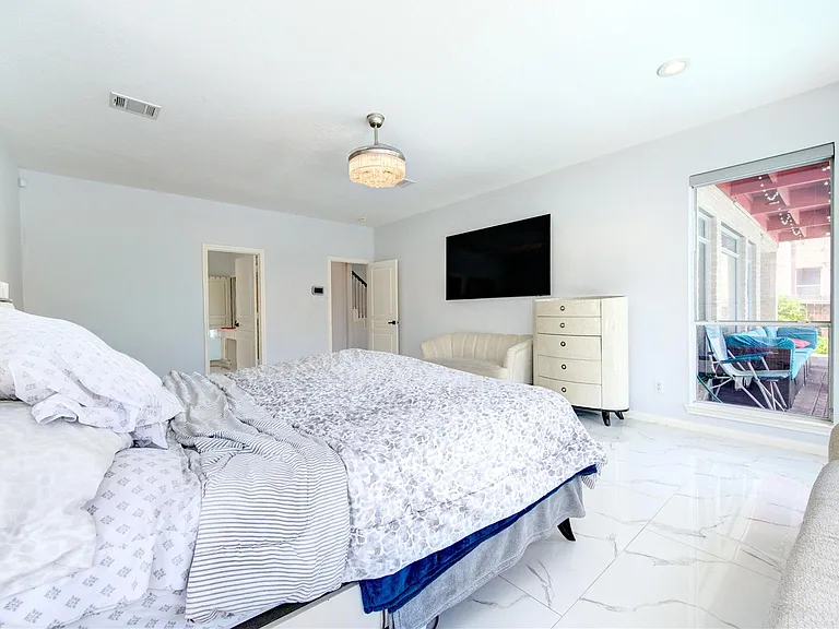 14311 Tasmania Ct — Photo 20