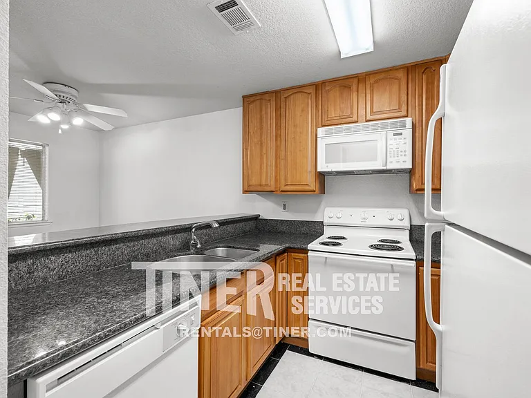 1019 Dornajo Way #108 — Photo 3