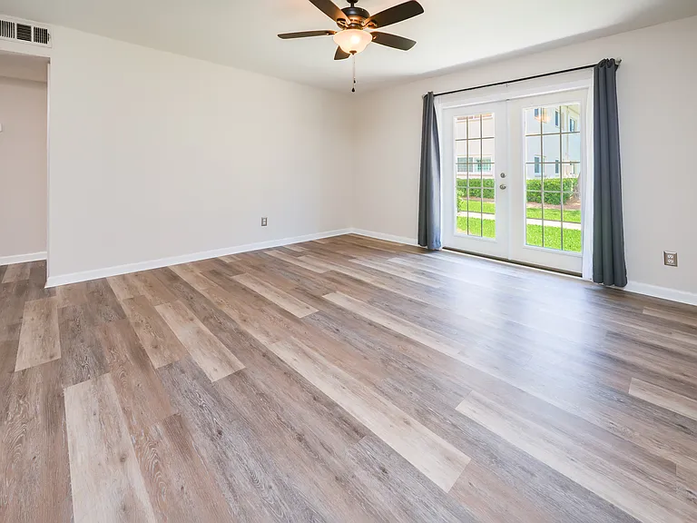 2100 W Beach Dr #R102 — Photo 11