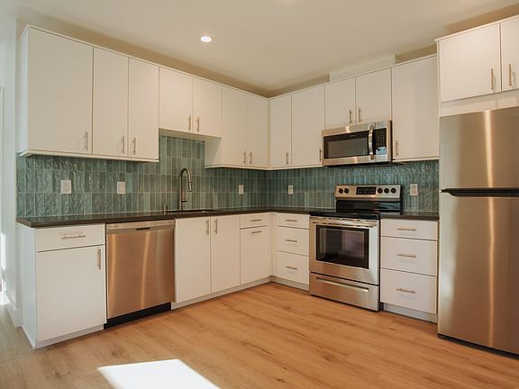 4th image of 818 24th St #816