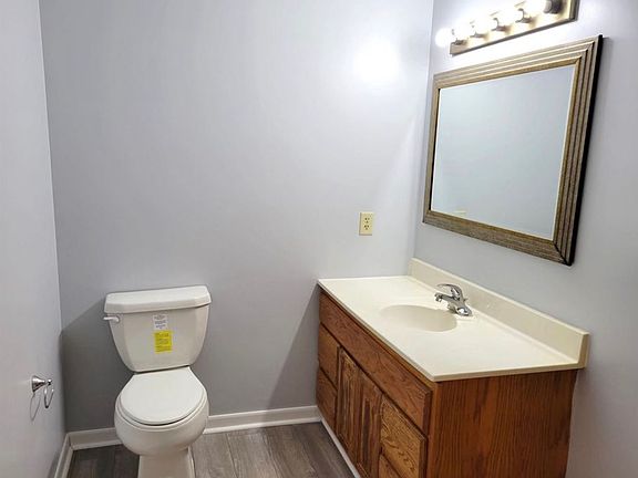 3rd image of 610 W B St
