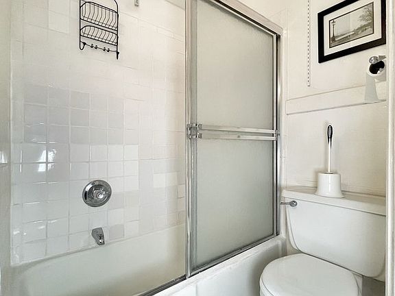 5th image of 793 Lex Ave #3R